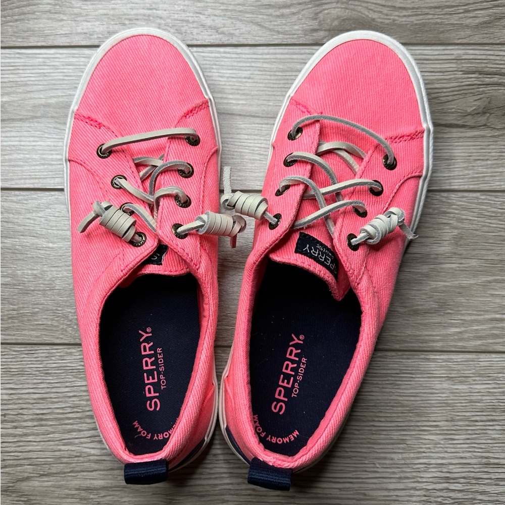 Sperry women pink color sneakers, 6.5